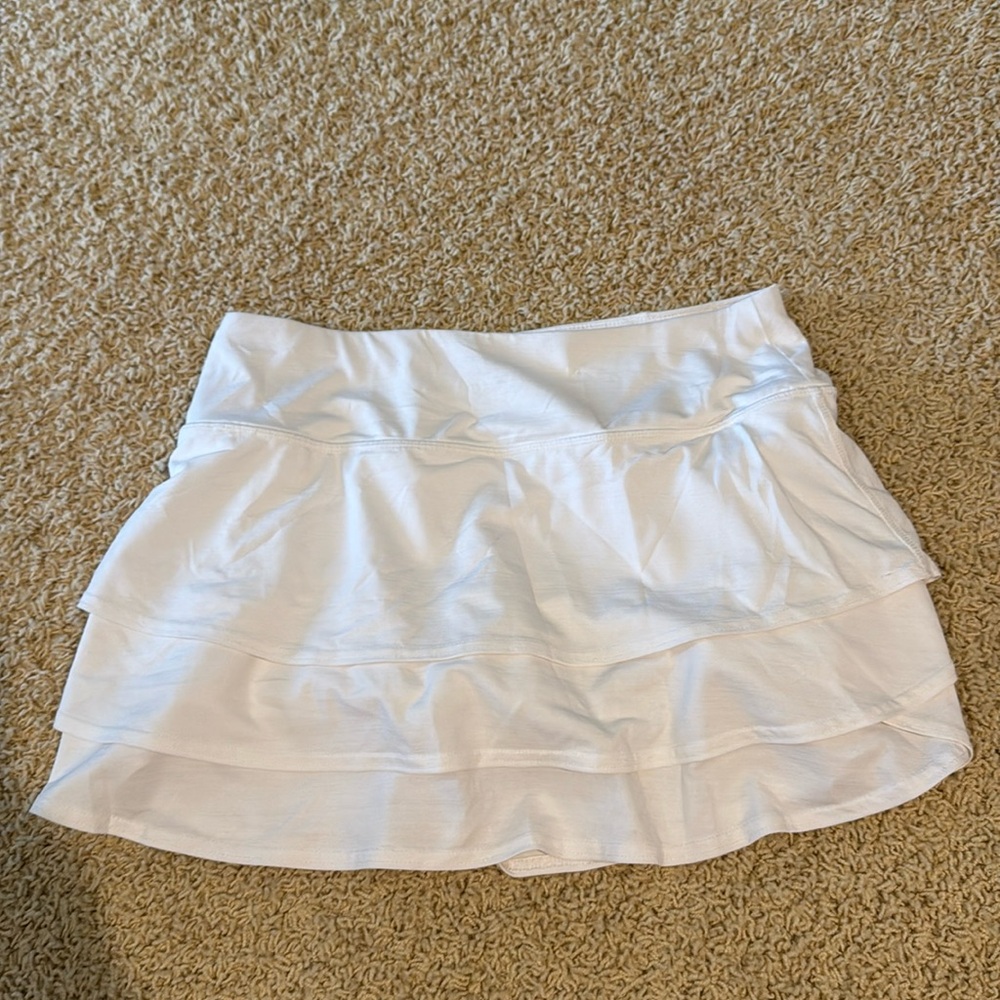 White Athleta tennis skirt. Size small.